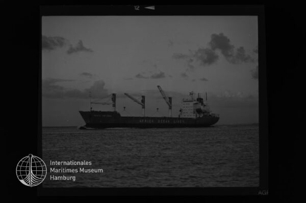 BINTA YAR' ADUA (1986), Frachtschiff, Africa Ocean Lines, Nigeria, Bau-Nr. 201/1459
