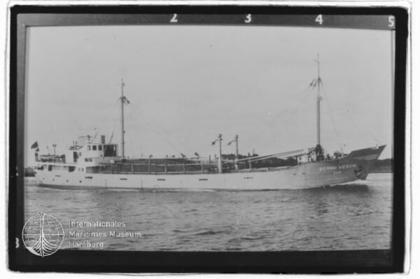 Bernd Wesch (1951), Frachtschiff, Reederei Jonny Wesch, Hamburg, Bau-Nr. 182