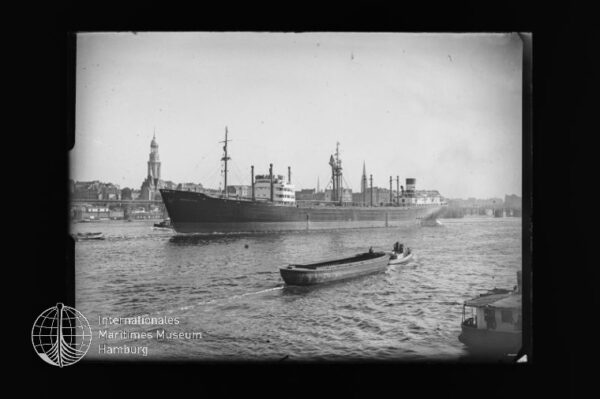 Bischofstor (1955), Frachtschiff, Schlüssel Reederei GmbH & Co. KG, Bremen, Bau-Nr. 283