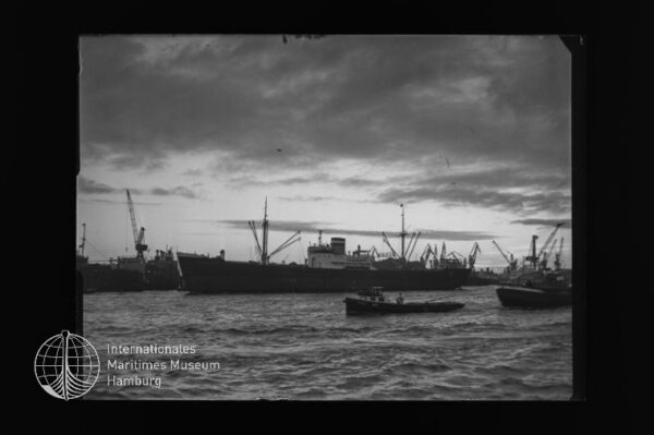 Blankenburg ex Trivia (1944), Frachtschiff, Hamburg-Amerika Linie, Hamburg, Bau-Nr. 316